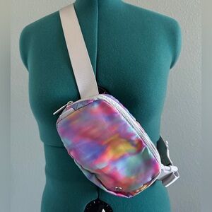 Lululemon Everywhere Belt Bag